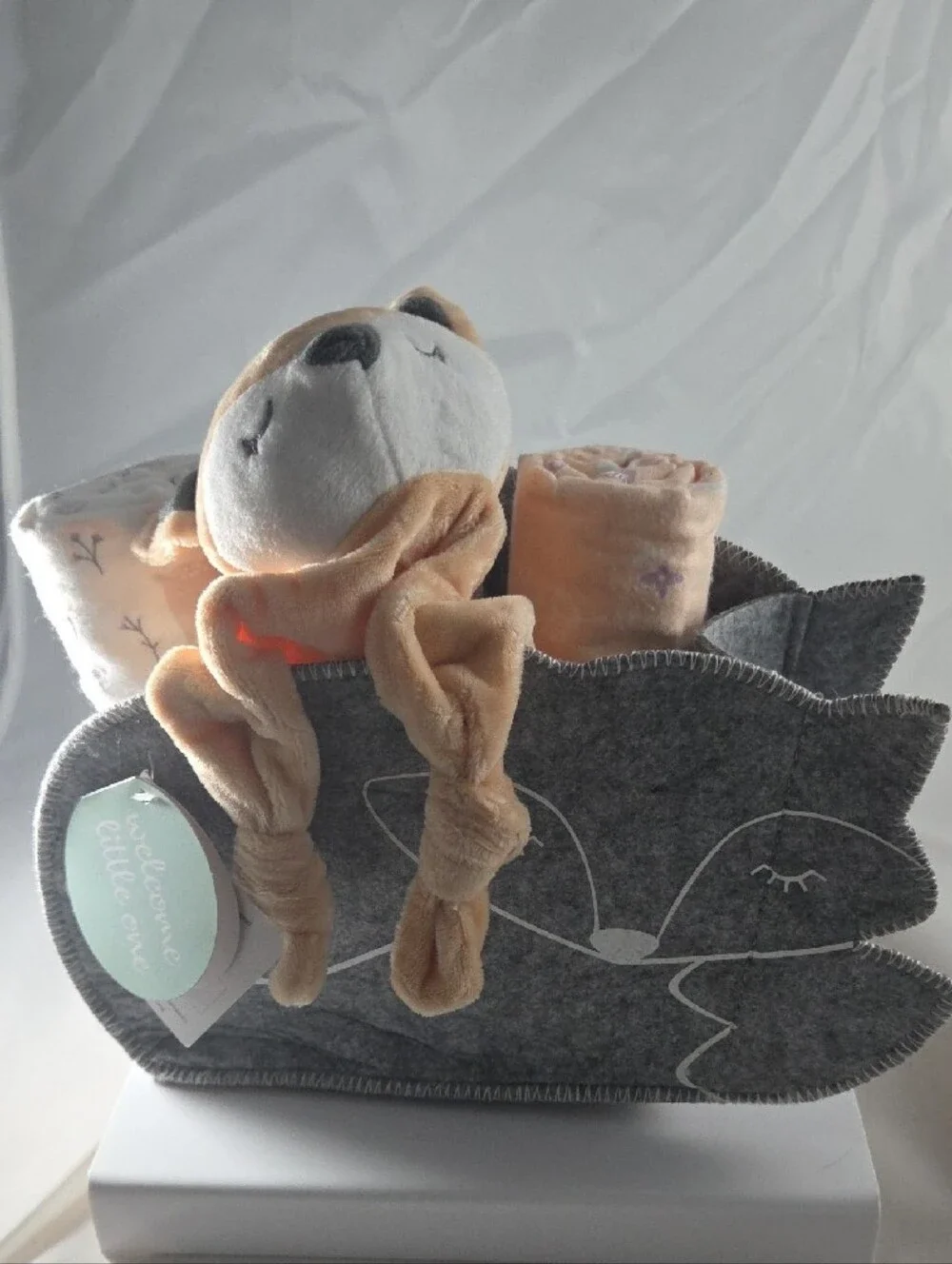 Welcome Little One: Security Blanket, 3 Receiving Blankets, Fox Shaped Storage.